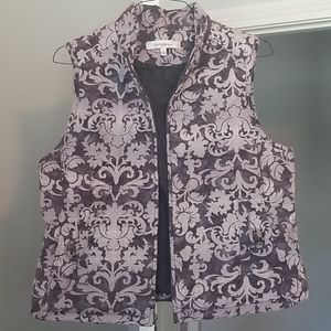 Croft & Barrow size Large, gray vest with design